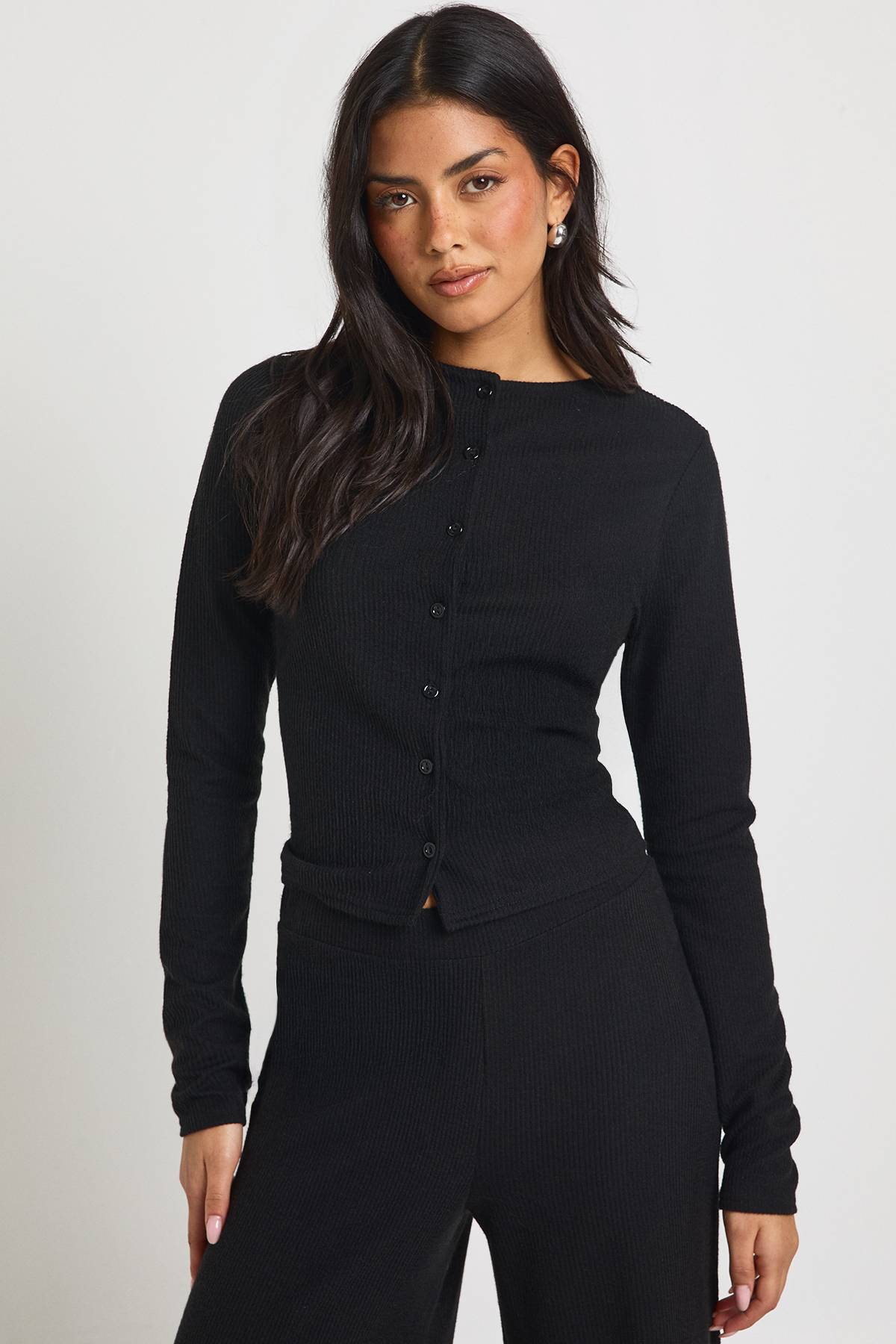 boohoo Ensemble Coordonné Petite Taille Côtelé Haut Manches Longues Boutonné Et Pantalon Jambes Larges