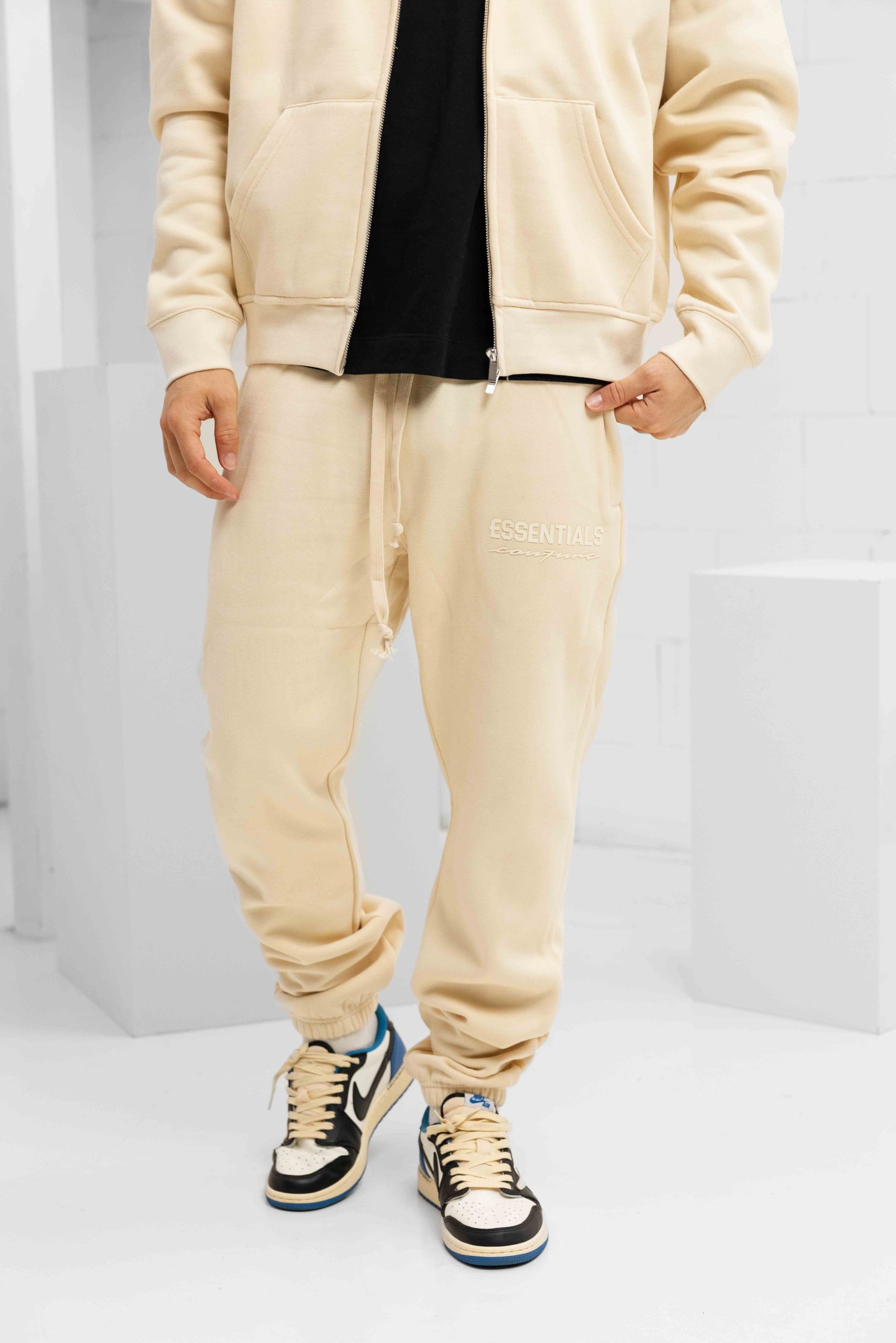 Cou7ure Essentials Basic Zipper Trainingspak Heren Beige