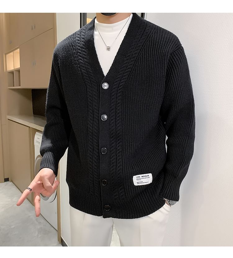 Naideth - V-hals effen kabelgebreid vest