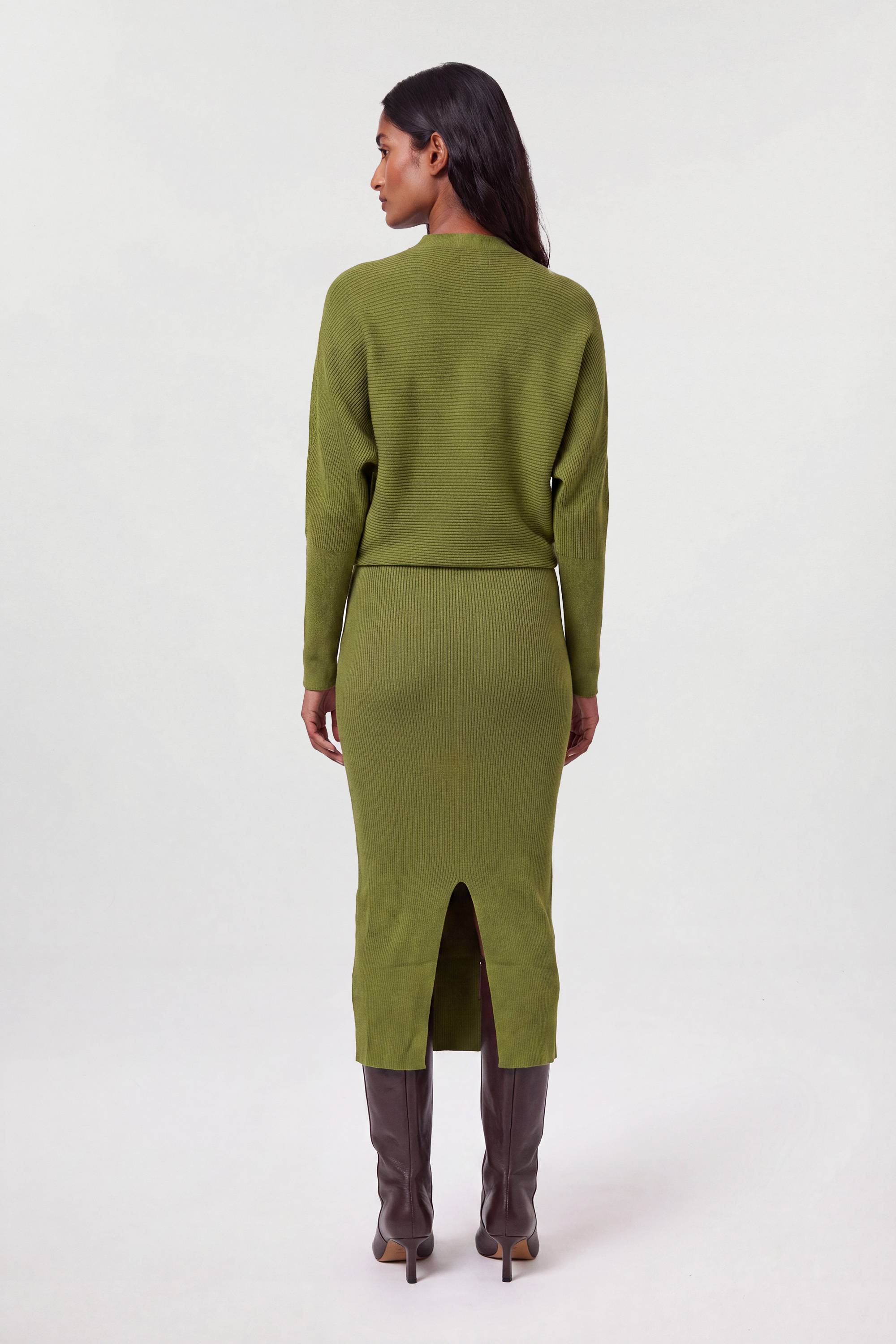 KarenMillen Robe Midi Crayon en Maille Drapée Fluide à Manches Chauve-Souris