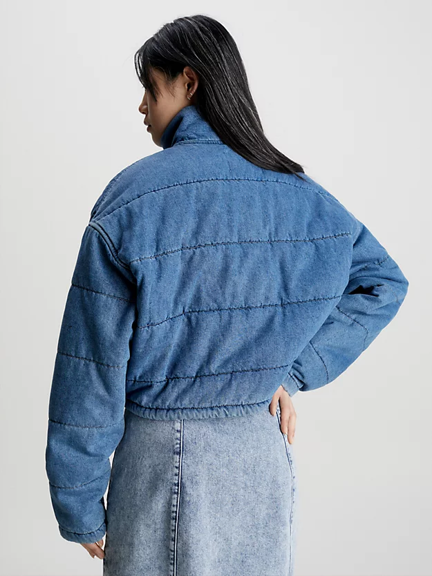 Jaqueta jeans curta e acolchoada
