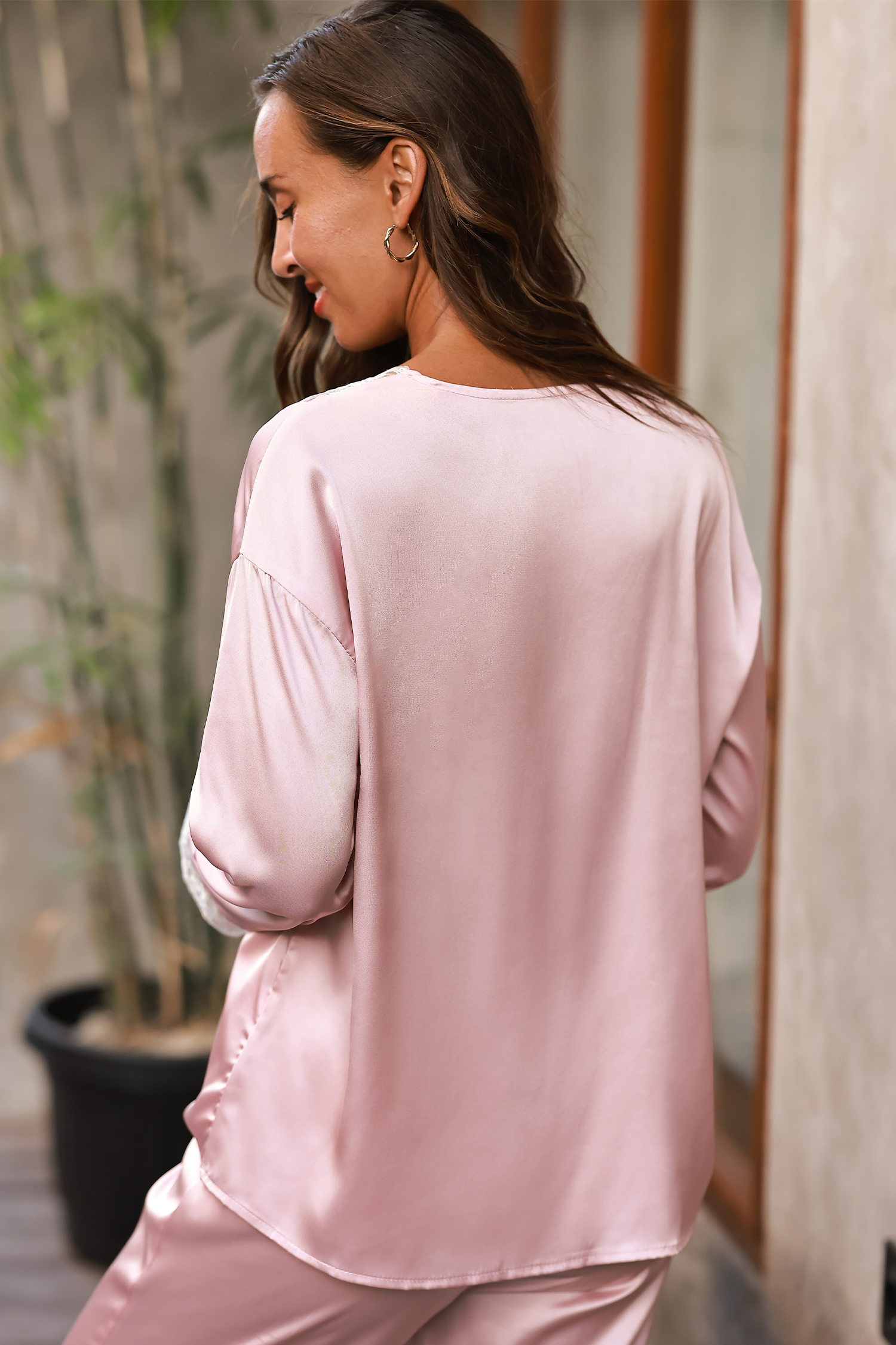 Pyjama en dentelle rose