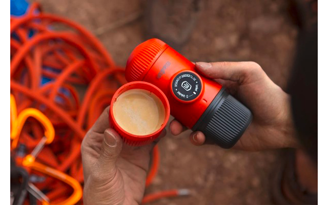 Wacaco Nanopresso inkl. Schutzhülle - lava red, Espresso-Bereiter