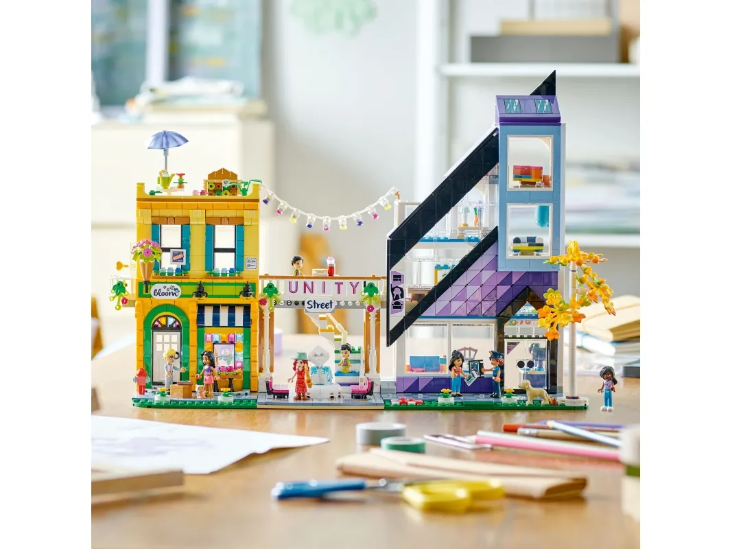 LEGO Friends 41732 Midtbyens blomster- og designbutikker