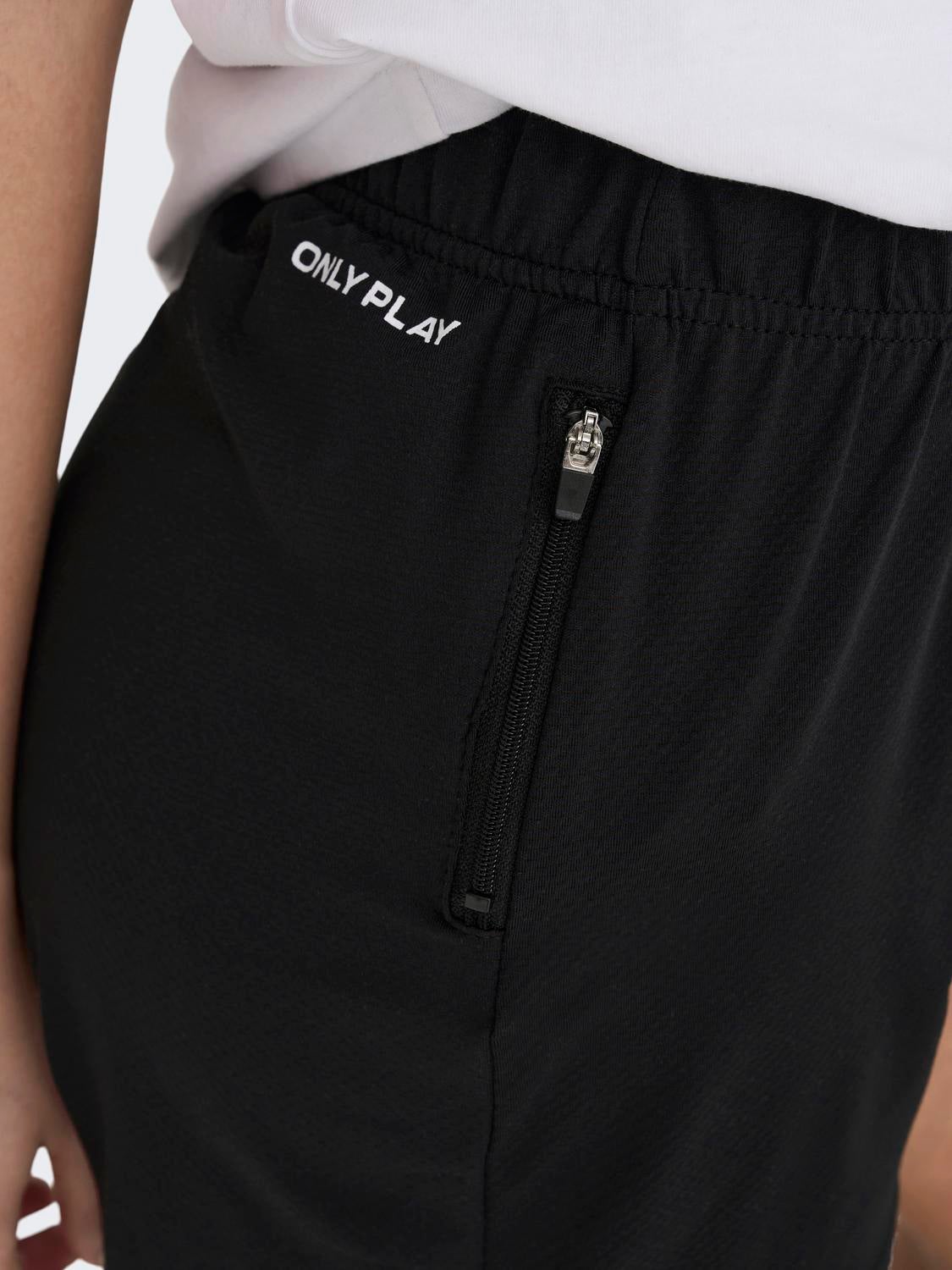 ONPMILA-2 Mittlere Taille Locker geschnitten Trainingsshorts Black
