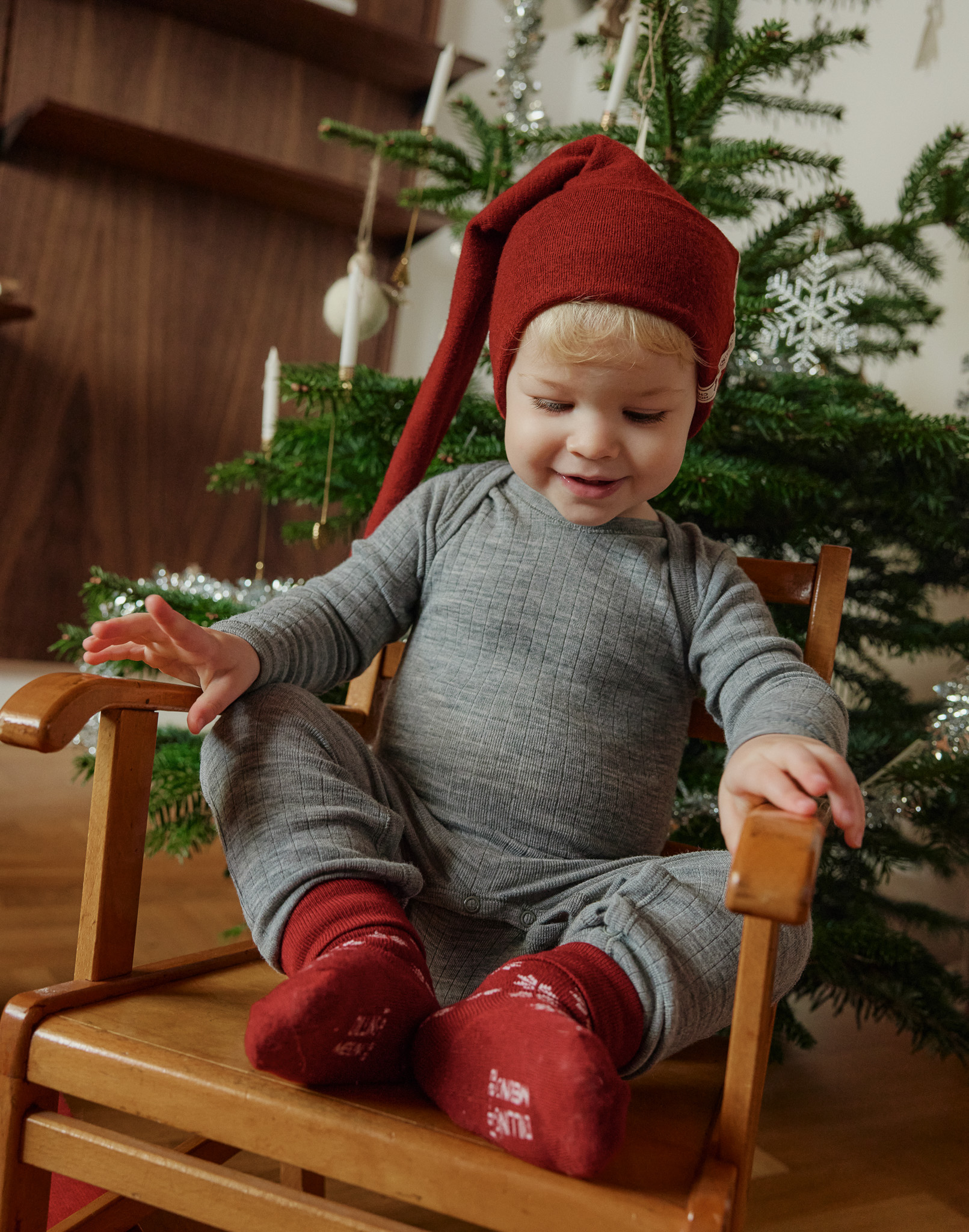 Baby kerstmuts van merinowol in Kersthart