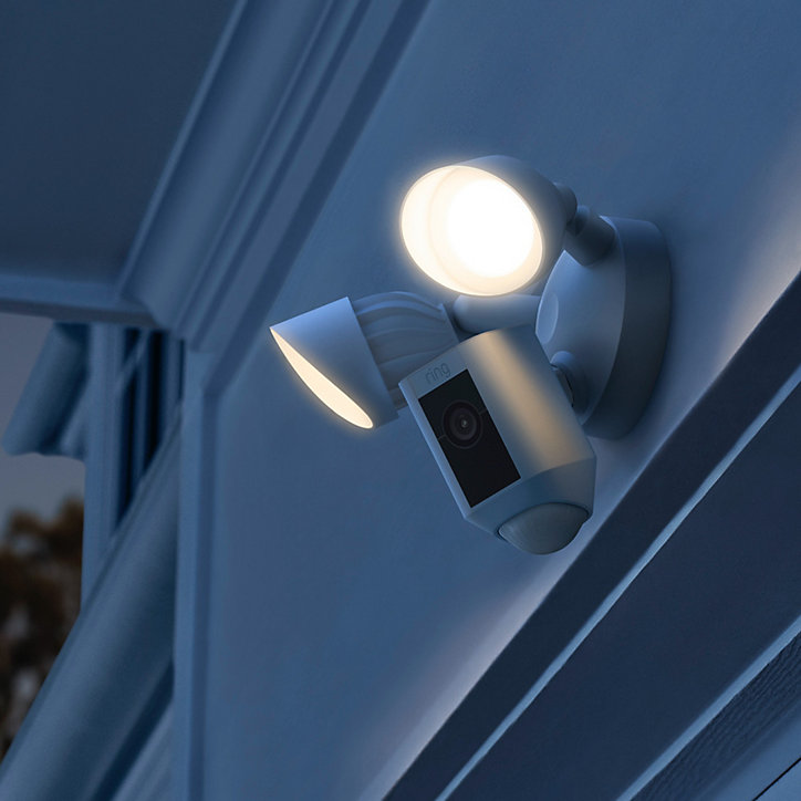 Camera de vidéosurveillance extérieure Ring Floodlight Cam Wired Plus blanc
