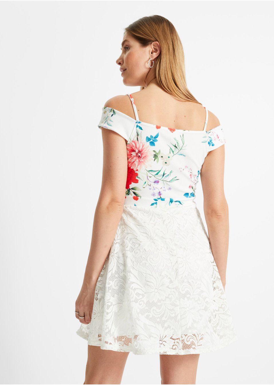 Robe avec jupe en dentelle