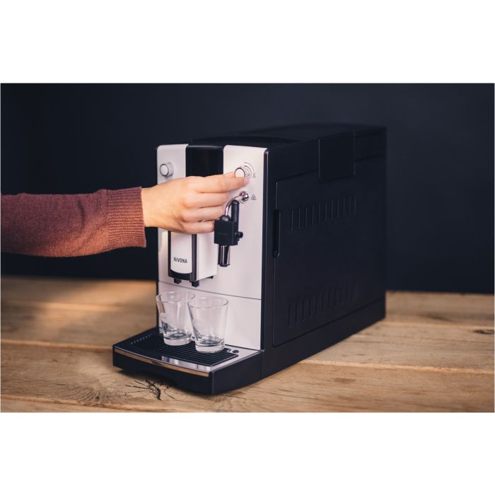 Nivona CafeRomatica NICR 695 // 1kg Nivona Kaffee gratis