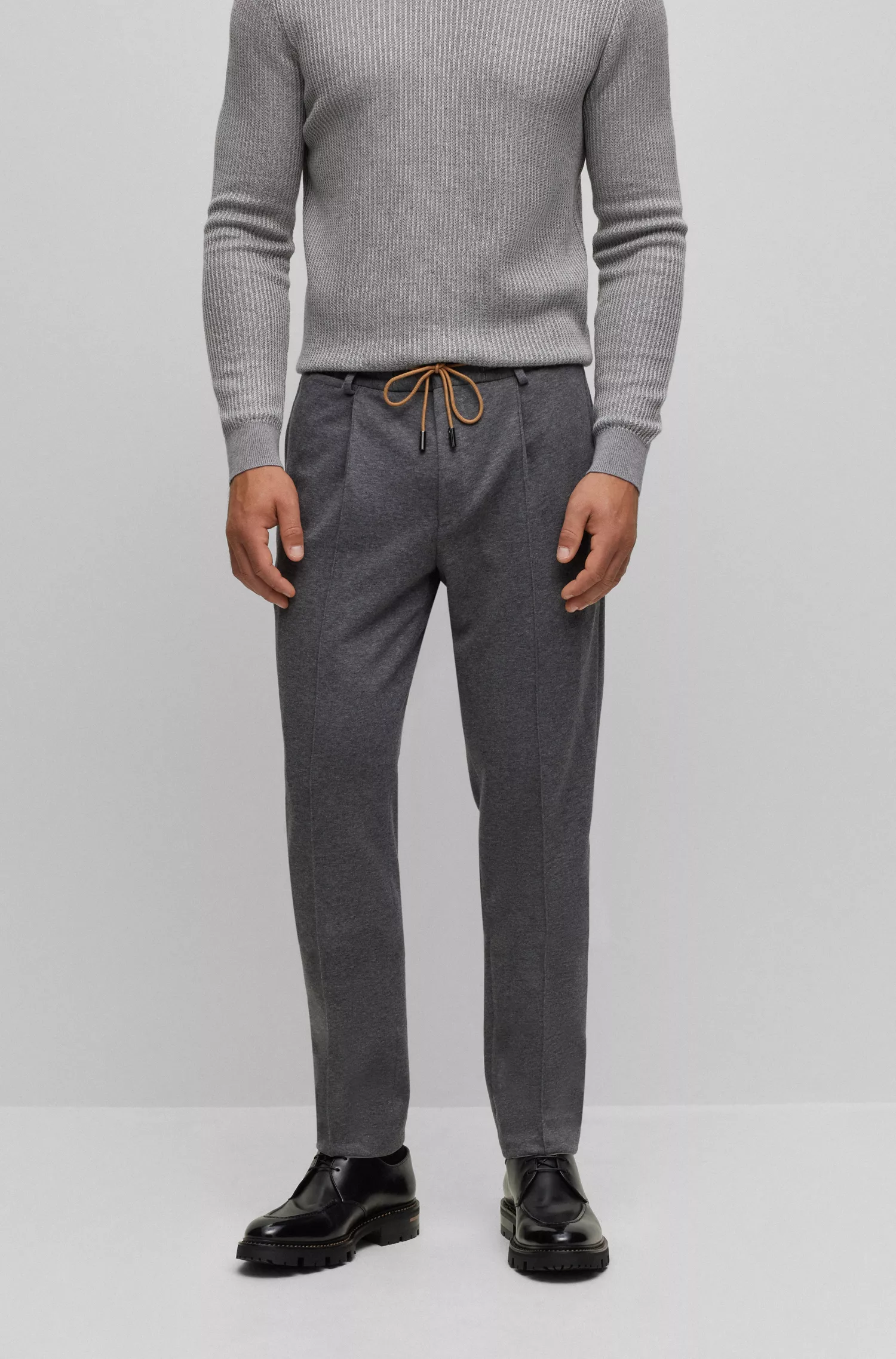 Calça BOSS Camel Slim-fit em mistura de algodão com microestampa
