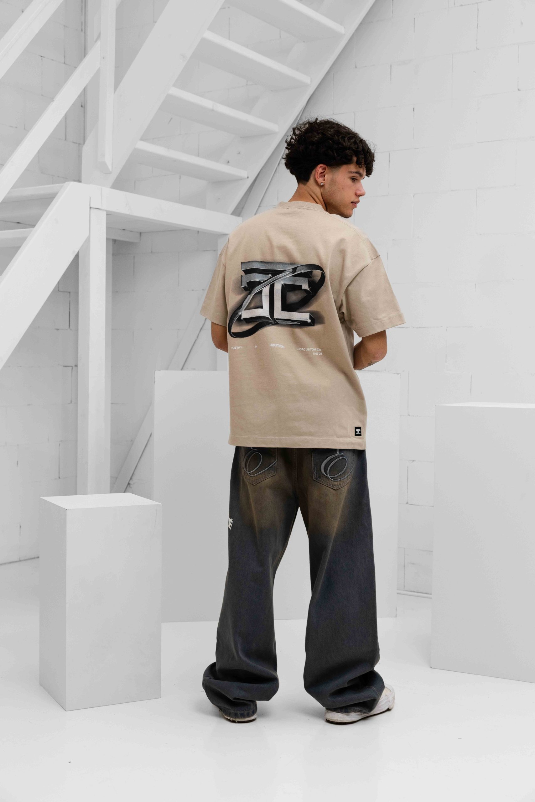 Jorcustom Poetry ln Motion Loose Fit T-Shirt Heren Beige