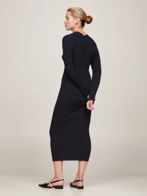 Vestido de malha justo com decote em V e botões