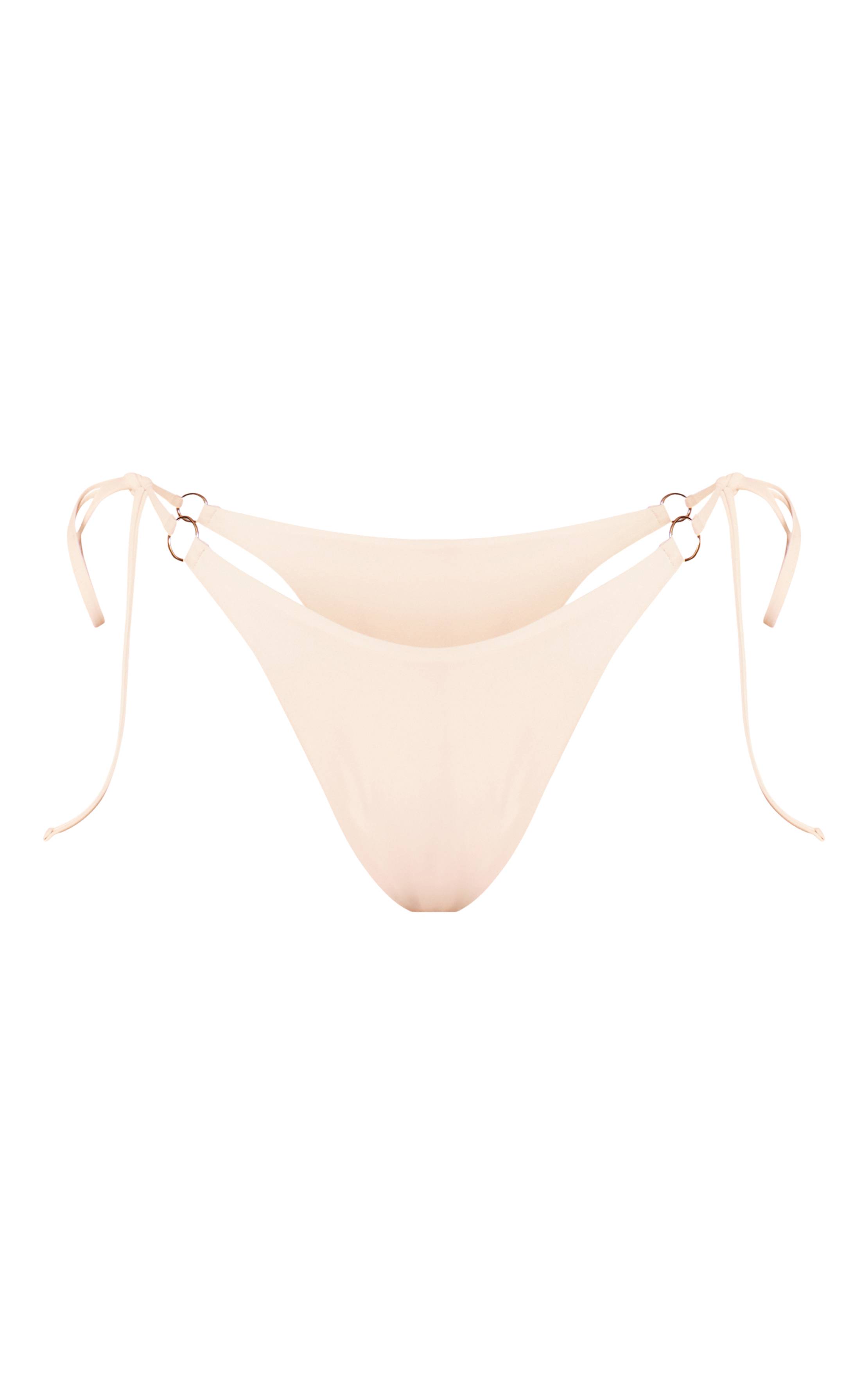 Blanc Bas De Bikini Mini Avec Anneaux En O Et Liens Sur Les Côtés