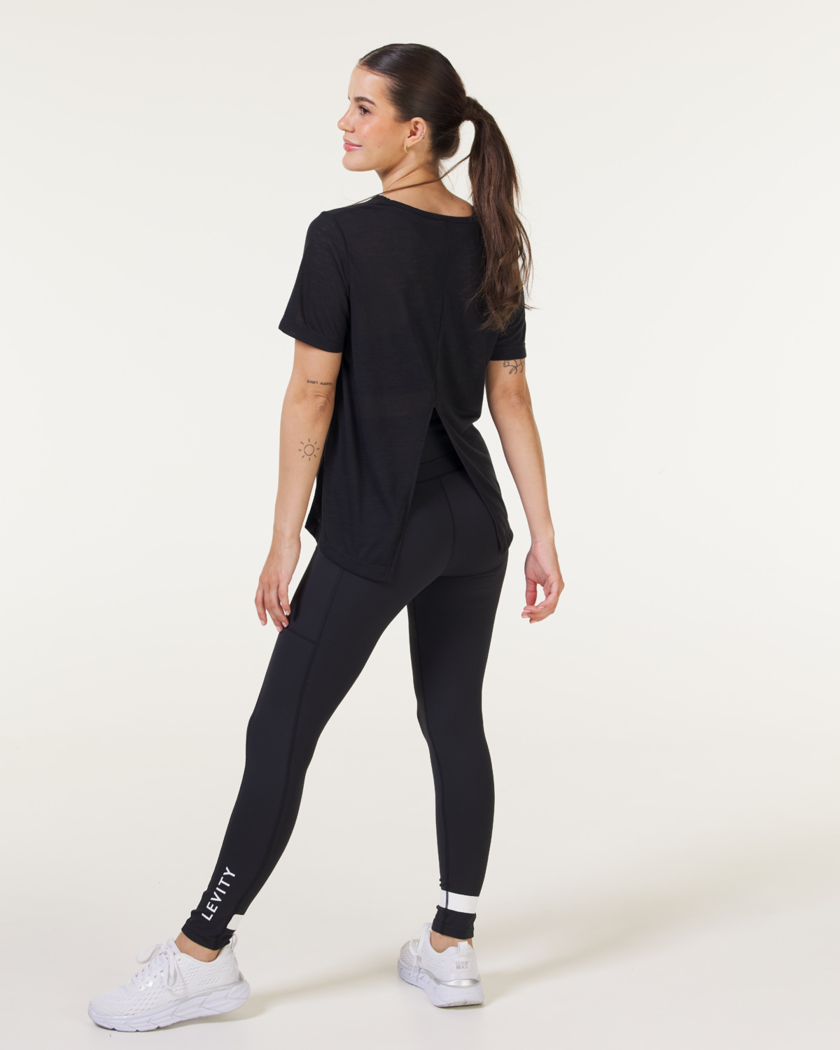 LEVITY Ultra Run Tights Black
