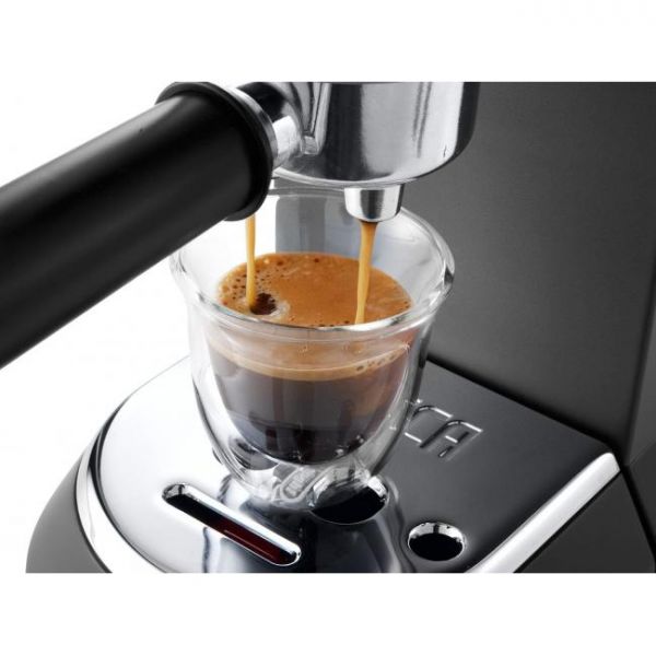 Máquina de Café DeLonghi EC 685 BK Preto