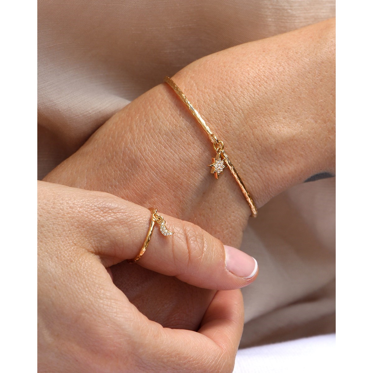 Jonc charm coeur doré à l'or fin 24k LILY