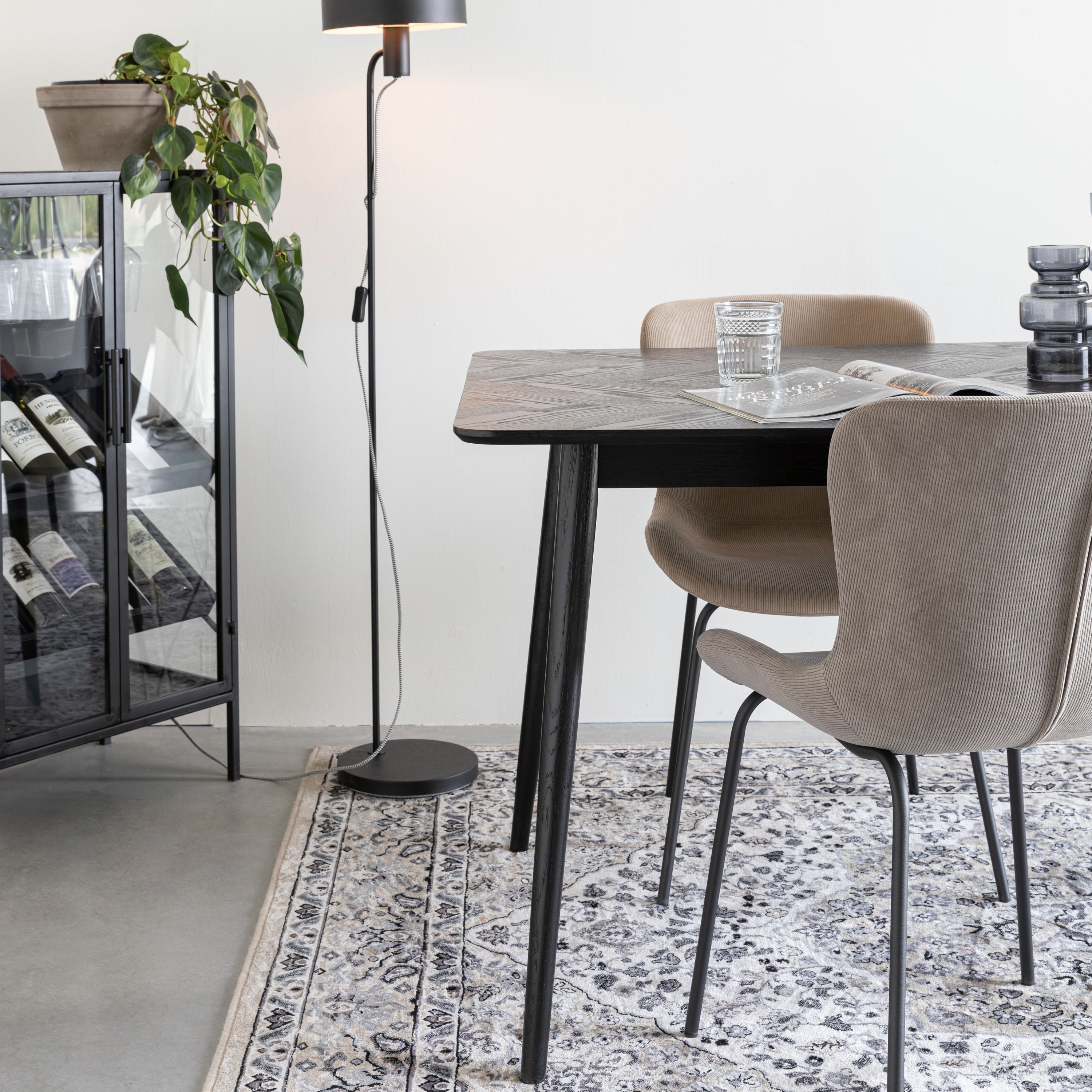 by fonQ Fabio Eettafel Visgraat - 160 x 80 cm - Zwart