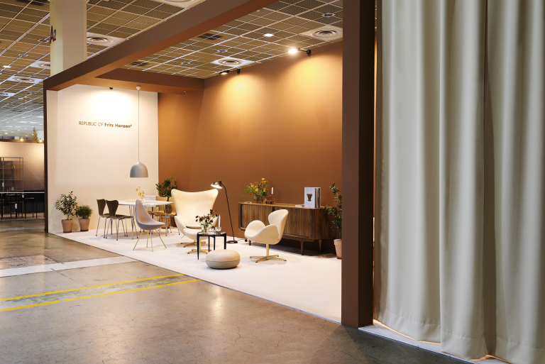 Fritz Hansen Tray salontafel 60 zwart eiken
