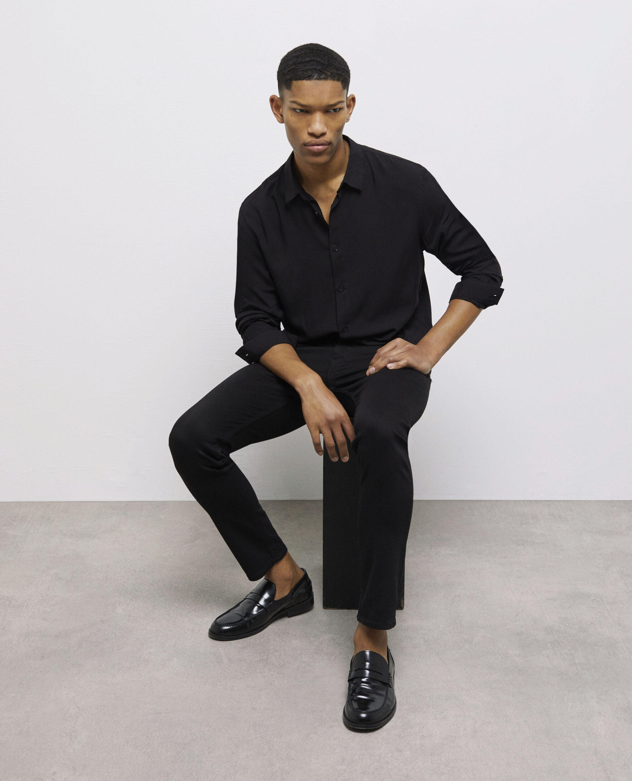 Chemise col classique noire