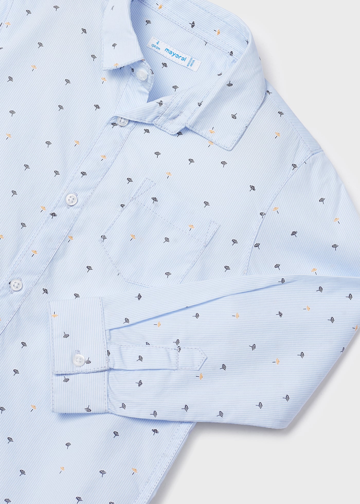 Camisa de manga comprida estampada, feita com algodão sustentável, para meninos.