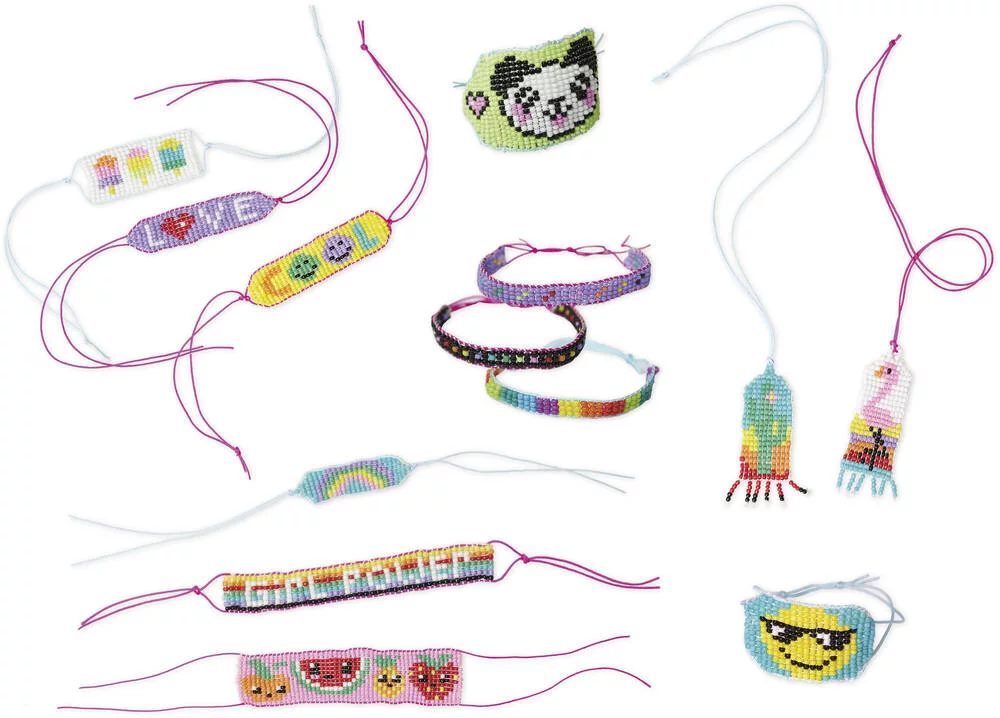 13 BIJOUX POPS EN PERLES ET UN METIER A TISSER