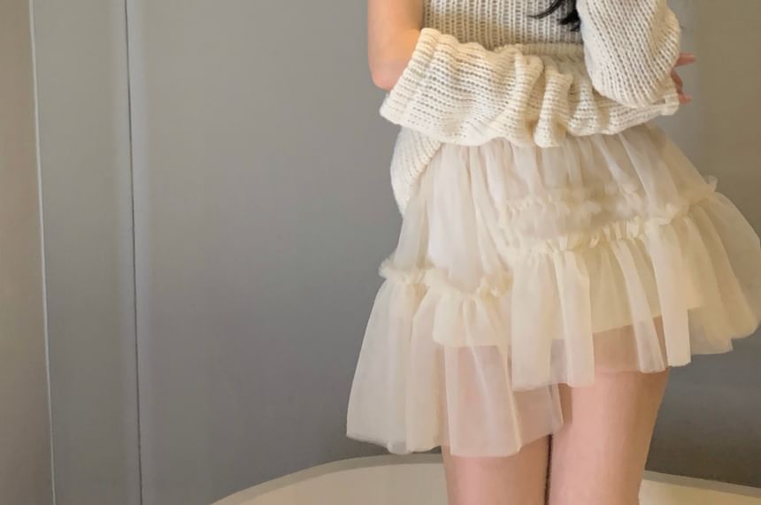 WOW!NITE - Tanktop met col en asymmetrische breisels / Mini A-lijn rok met gelaagde mesh / Mouwlengte / Set