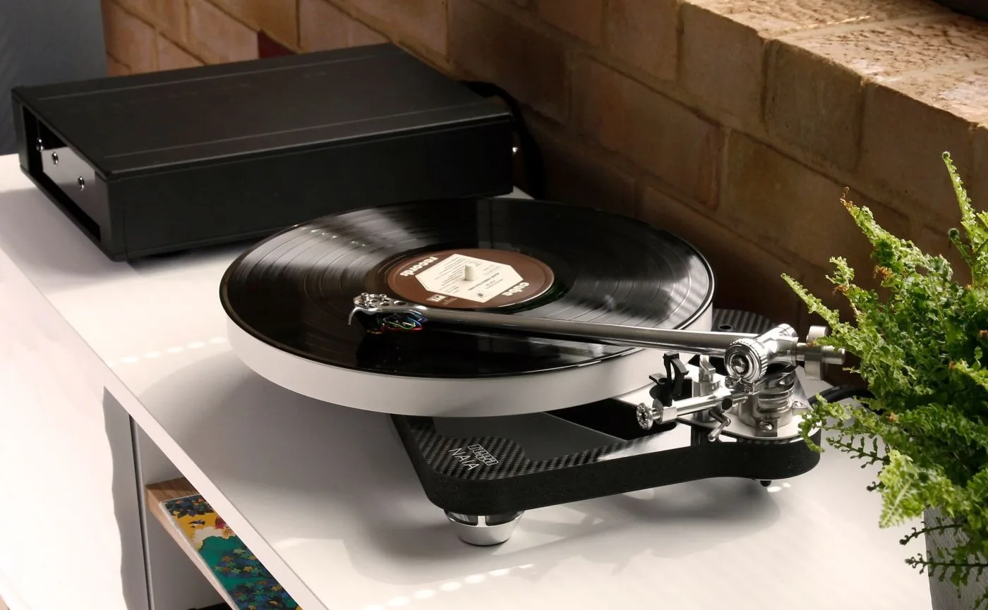 Rega Naia (sans cellule) Platines vinyle hi-fi