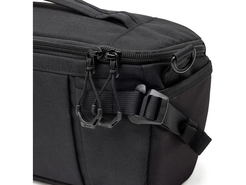 Lowepro Kamera-Tasche ProTactic Lite SLX 120 AW III Robuste, kompakte Umhänge-/Schultertasche für spiegellose Vollformatkamera mit 70-200 mm F/2.8 Objektiv