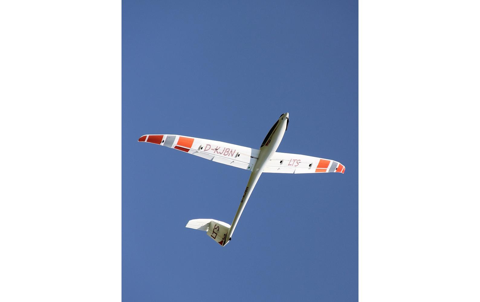 Motorsegler Lentus BK, 3000 mm<br>Leistungsfähiges Motor Segelflugmodell aus Elapor mit 3000 mm Spannweite