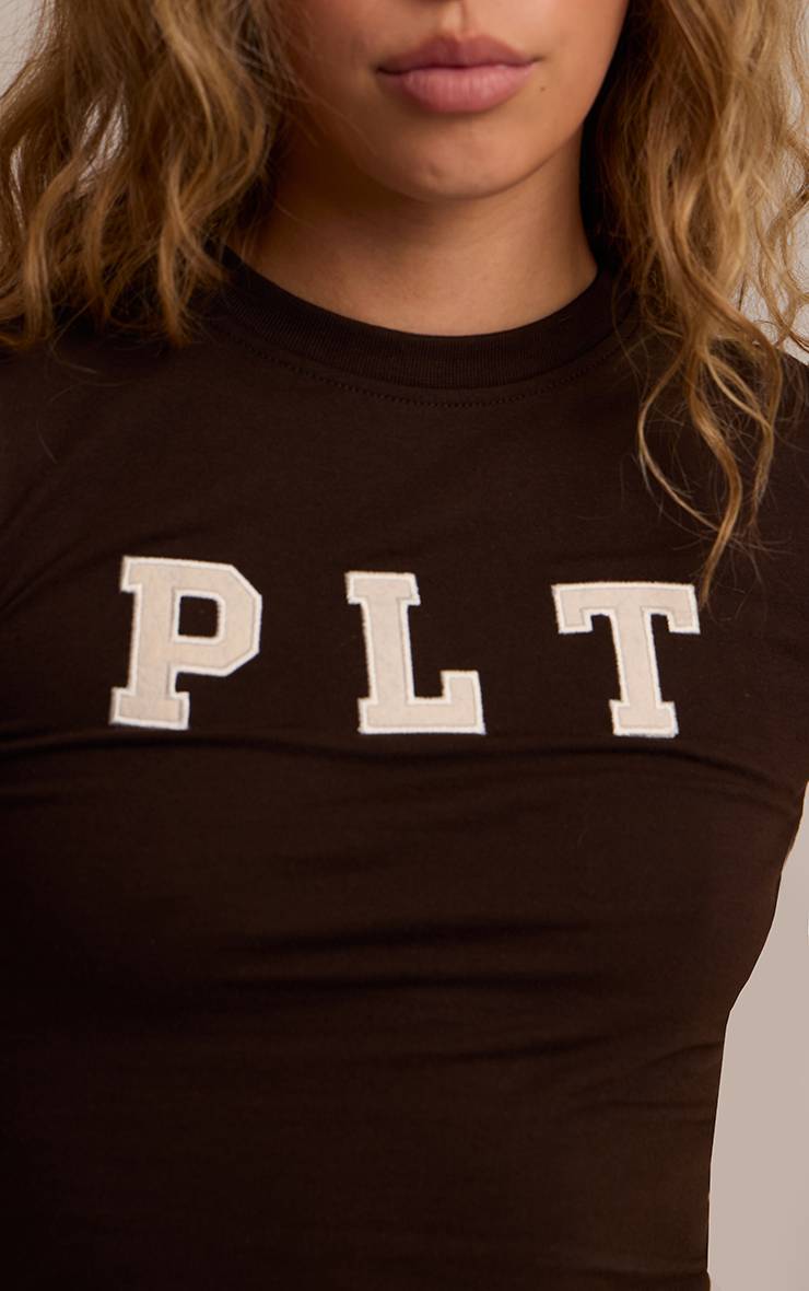 Marron T-shirt Court Ajusté Espresso Prettylittlething