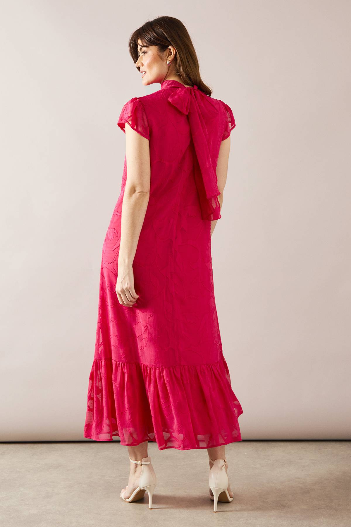 Wallis Robe Swing Mi-Longue à Ourlet Tombant en Jacquard Fleuri