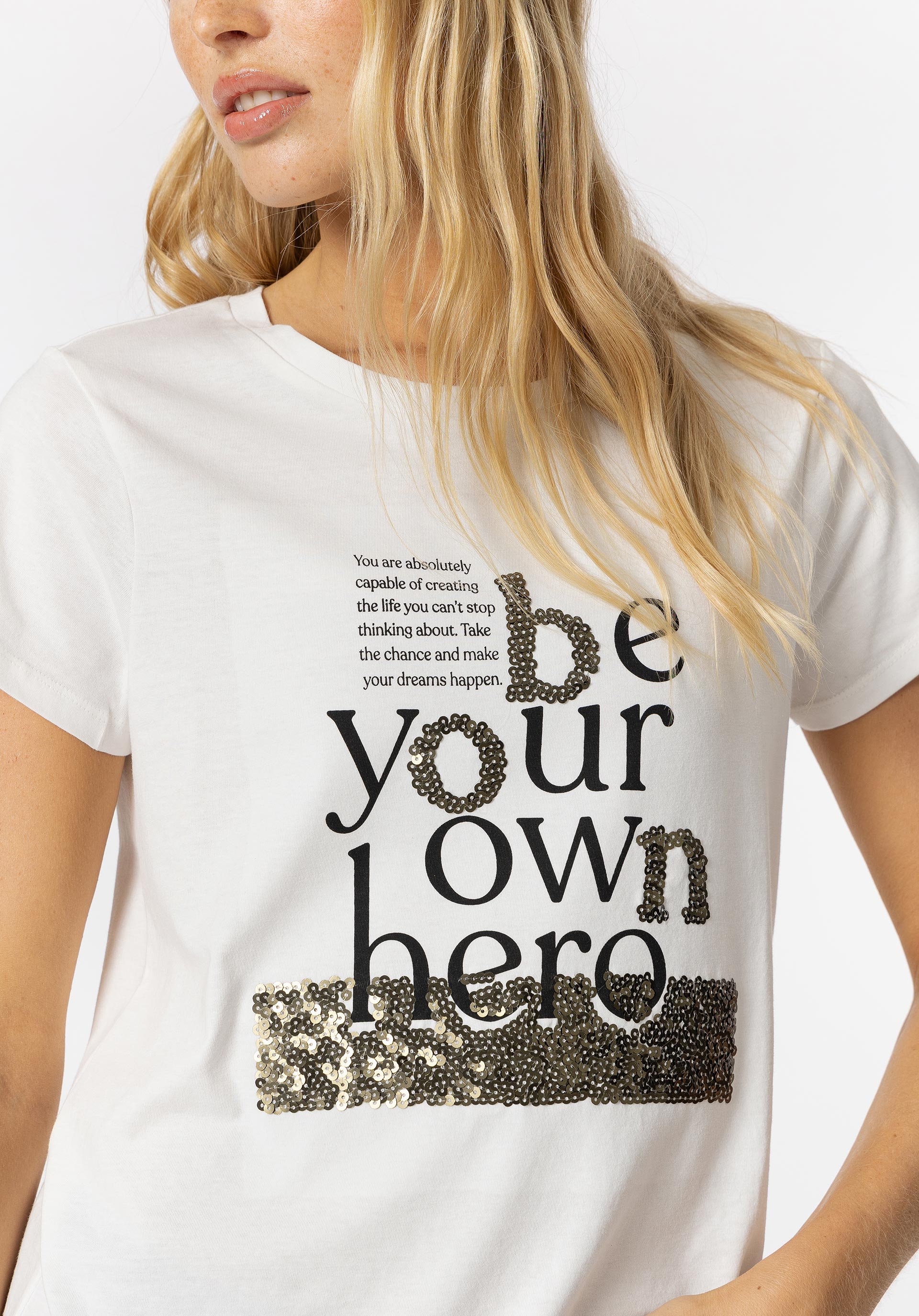 T-shirt Texto com Lantejoulas