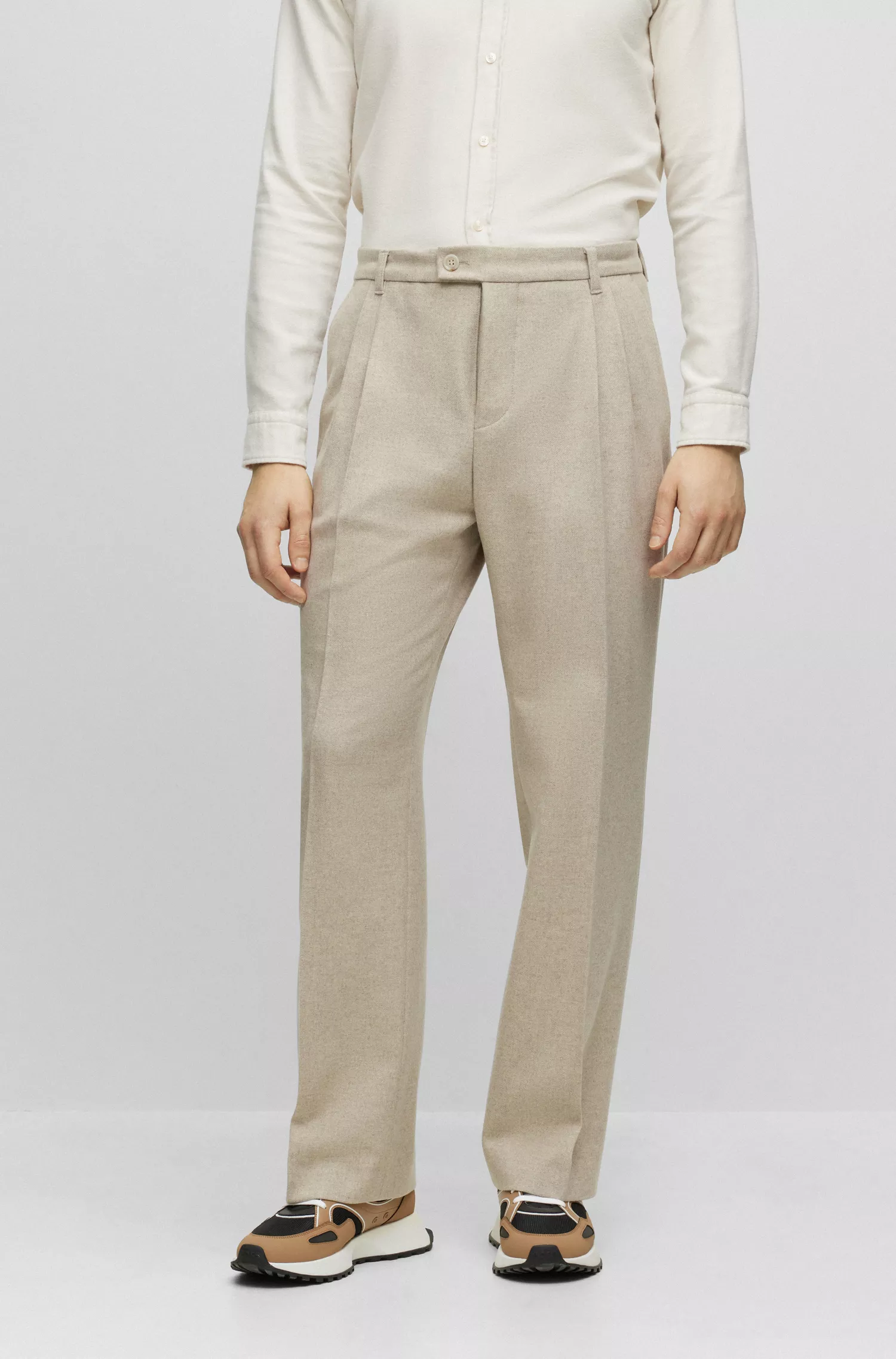Calça BOSS preta, unissex, corte relaxado, em lã mesclada.