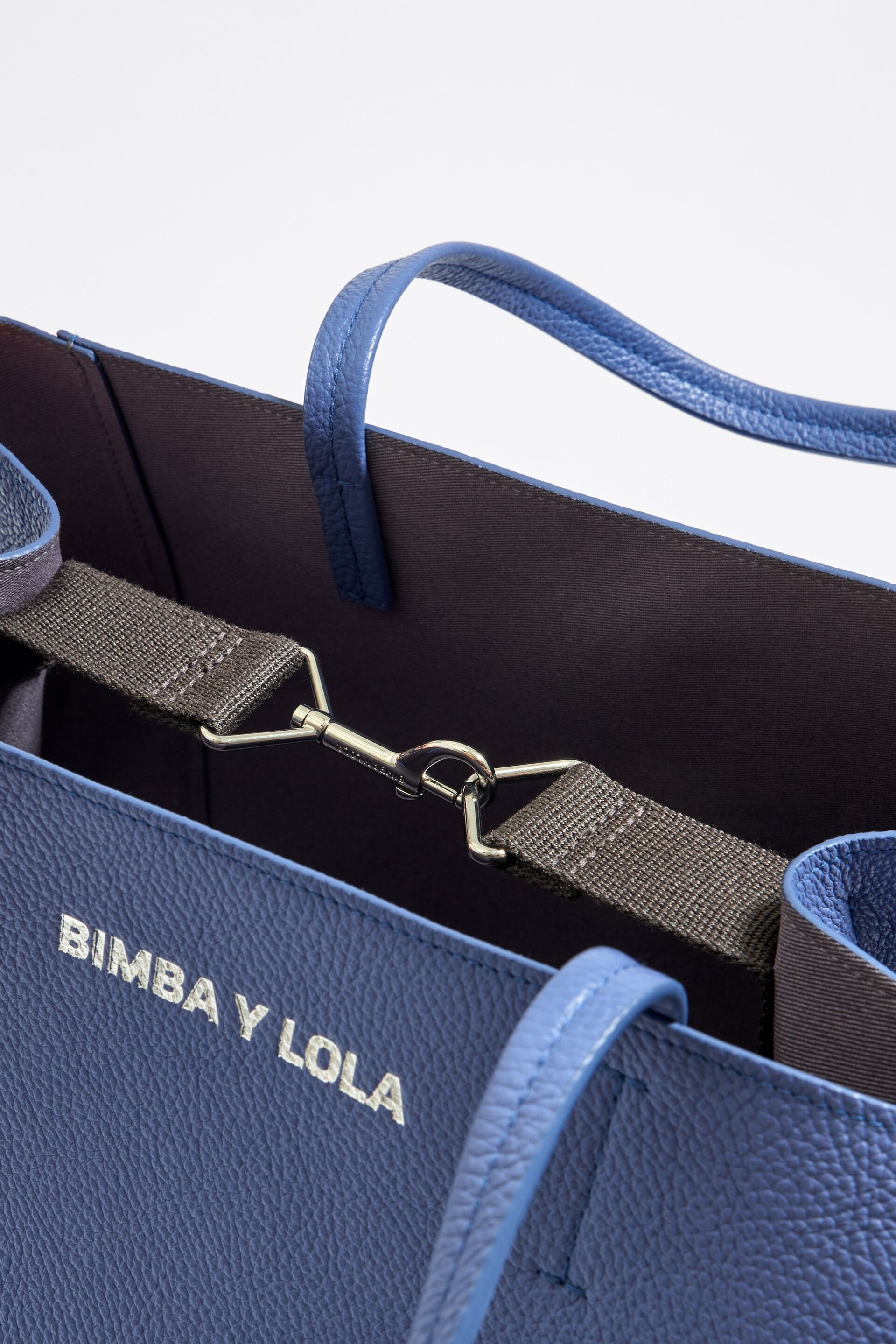 Bolsa de compras grande em couro lilás