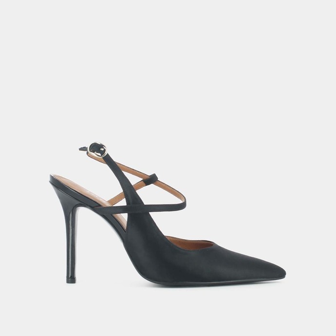 Escarpins pointus à brides  en satin noir