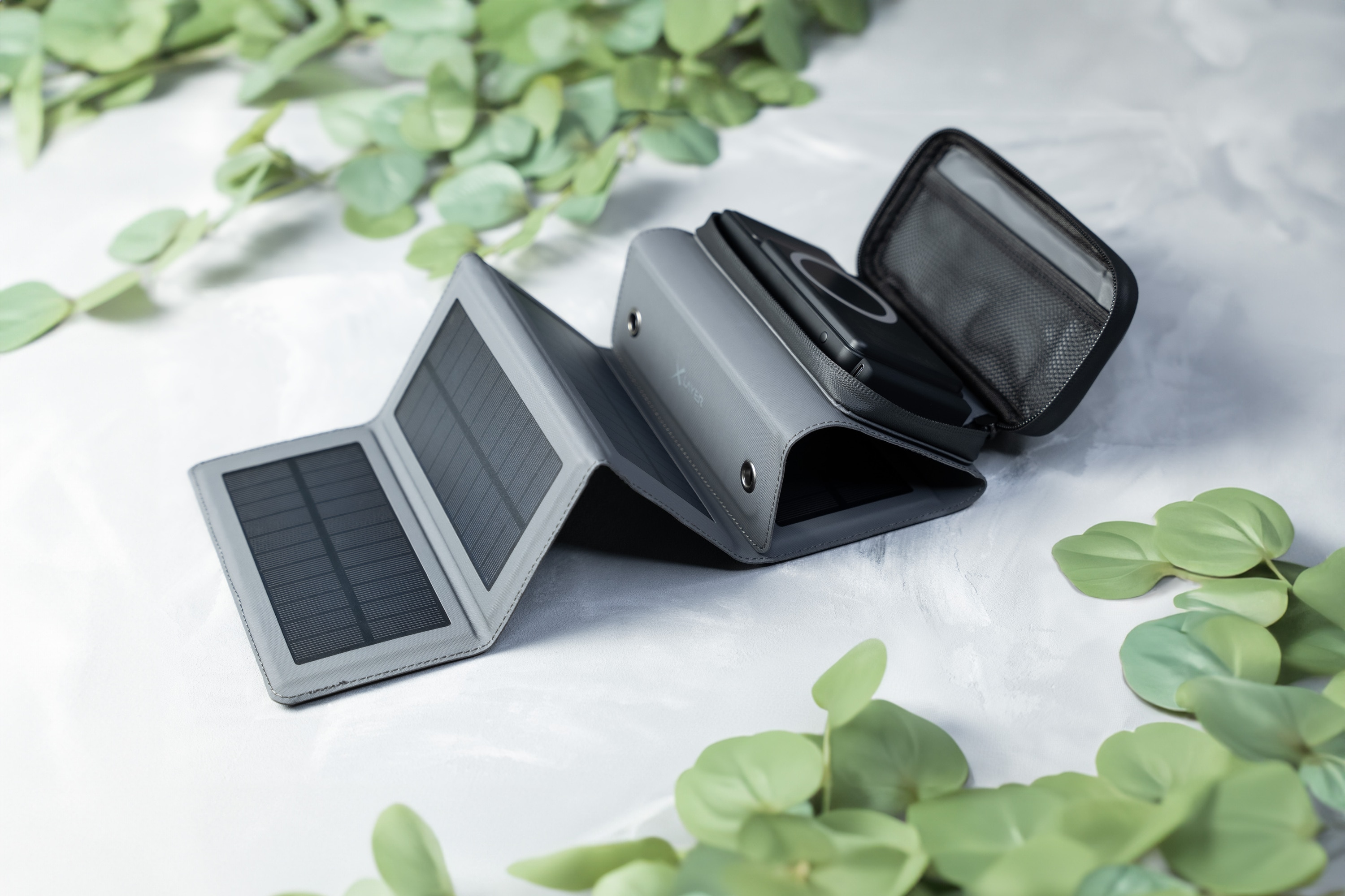 Xlayer Powerbank Solar 15W 10.000 mAh Wireless Solarpanel externes Ladegerät
