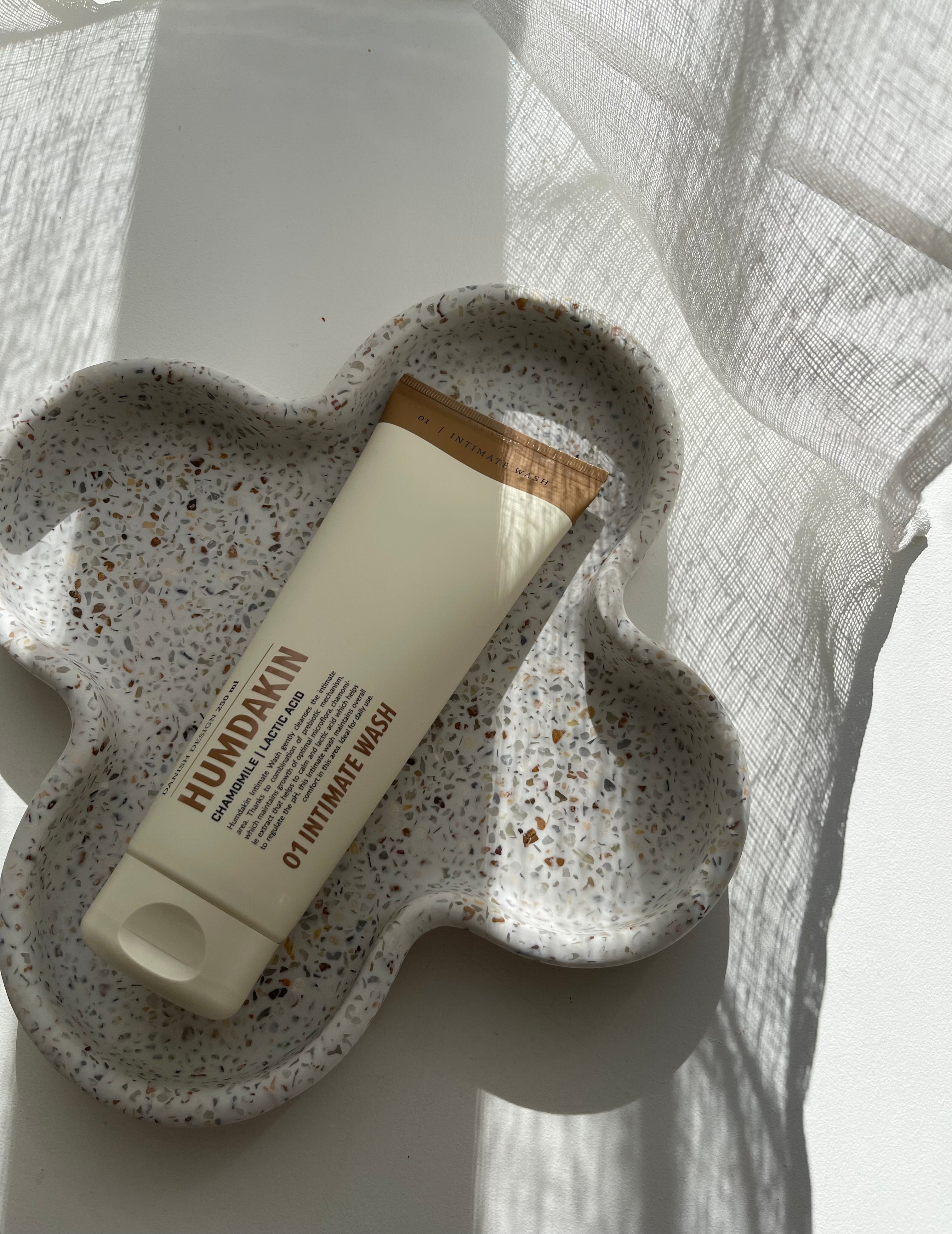 Humdakin  Terrazzo bakke m/kant - rød/beige