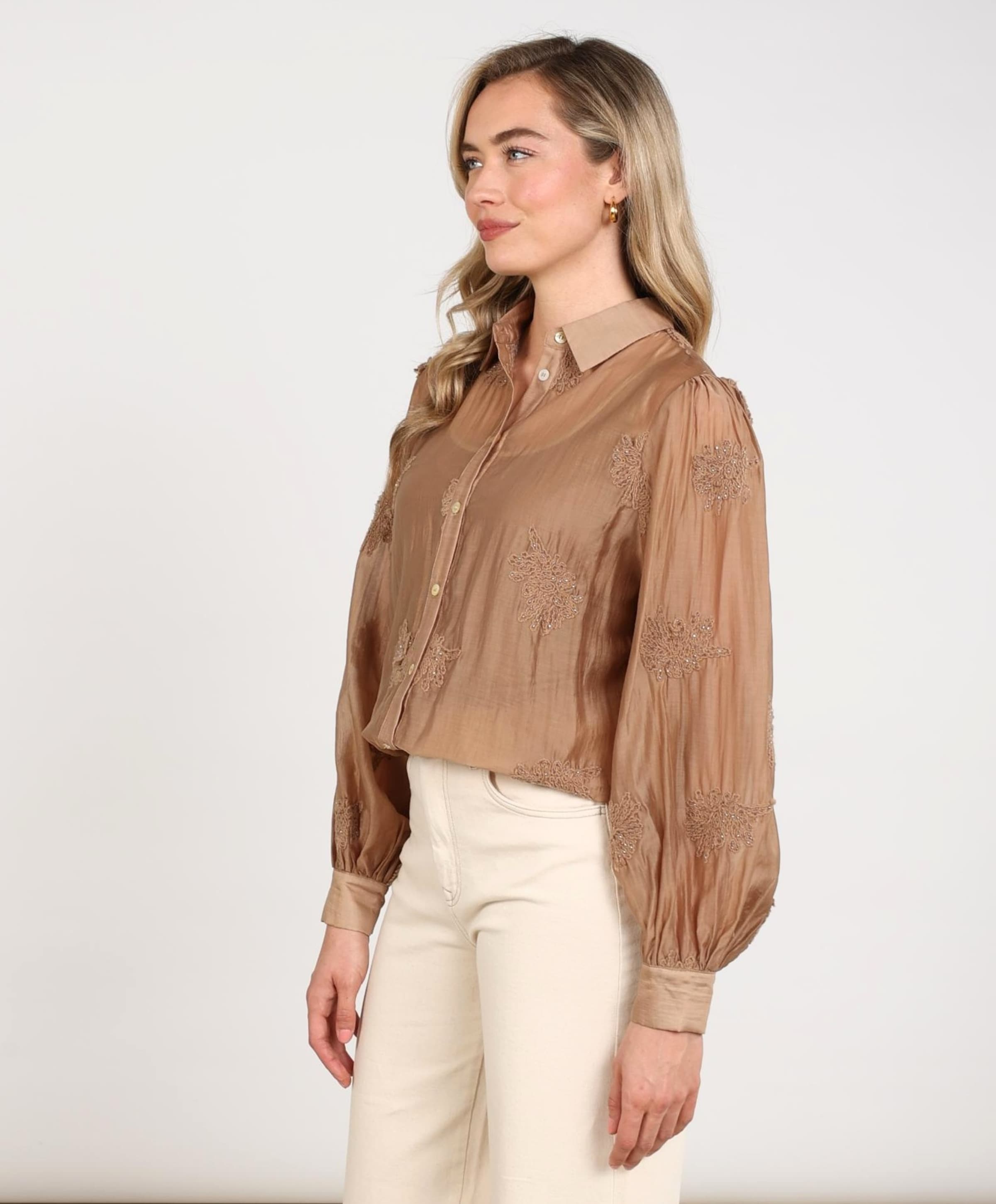 Nukus Dames blouse beige