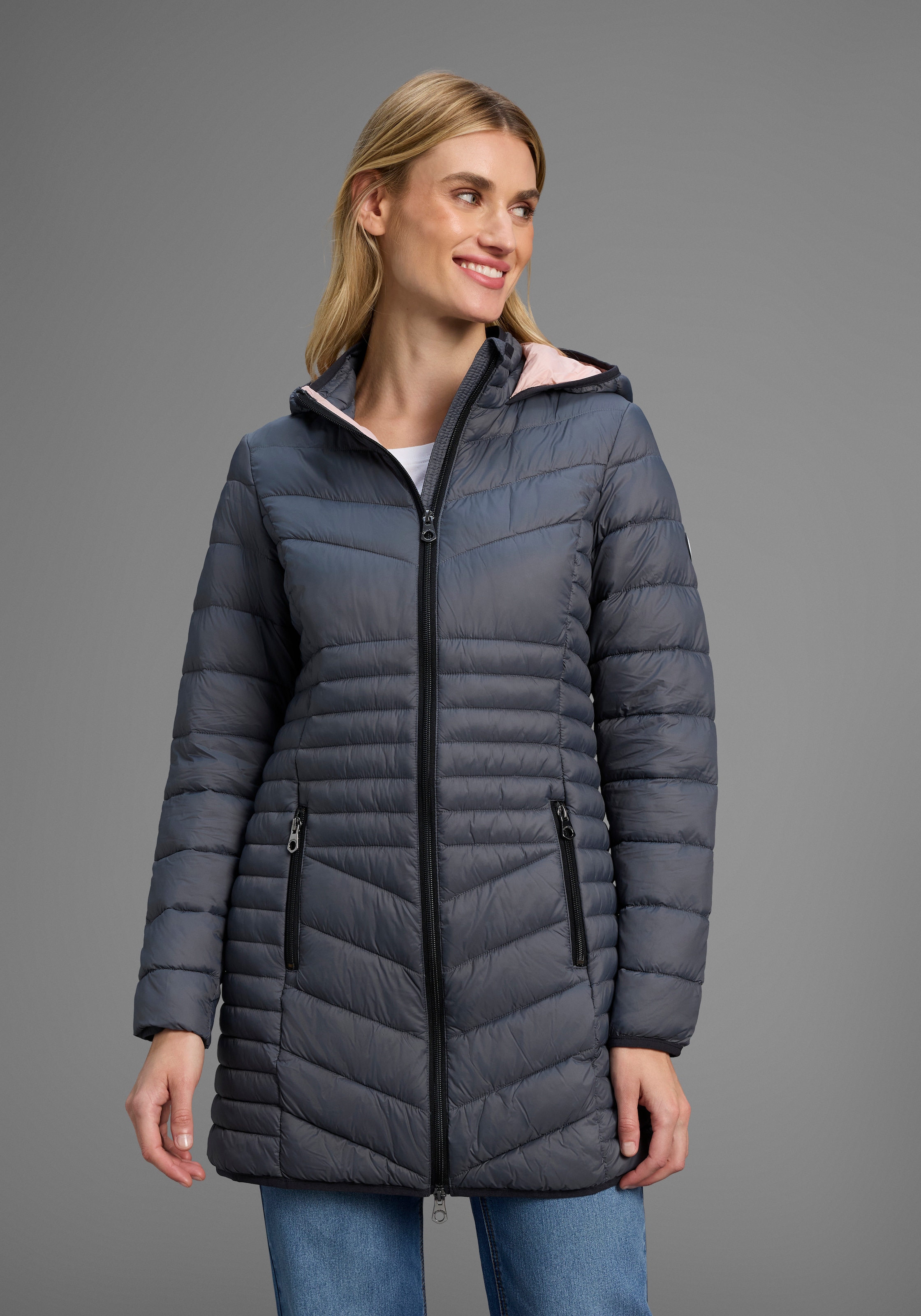 KangaROOS Steppjacke mit Kapuze für den Übergang,  aus leichtem Webmaterial,  figurbetonter Schnitt