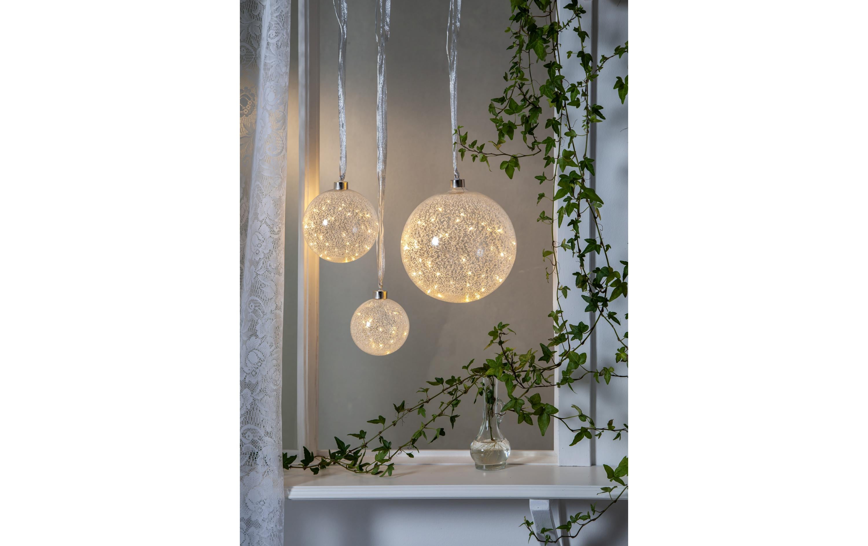 Weihnachtskugel Glow Snow, 30 LED, 15 cm, indoorWeihnachtskugel mit Beleuchtung