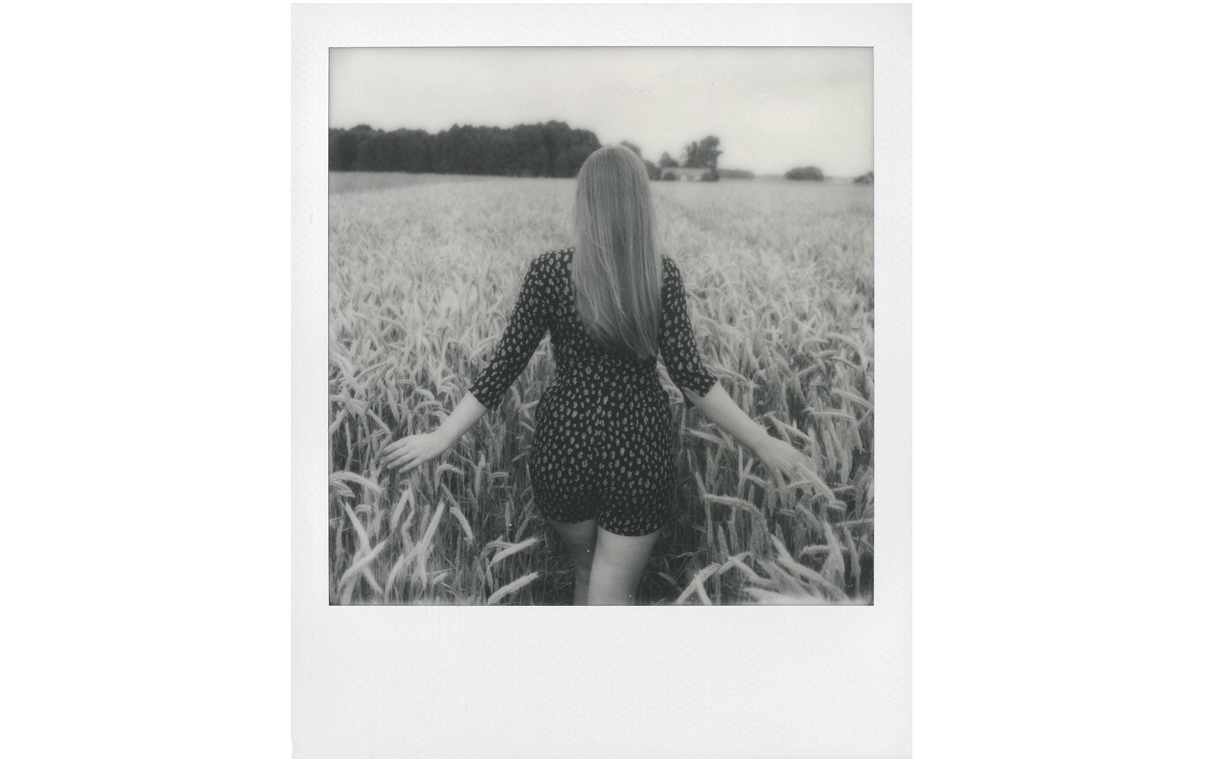 Polaroid Sofortbildkamera »B&W 600 8«