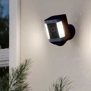 Ring Spotlight Camera Plus Battery Zwart