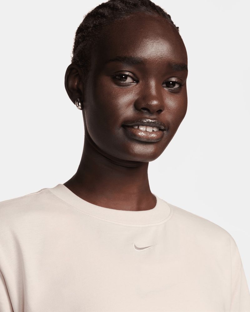 T-shirt/Robe Nike Sportswear Essential Blanc pour femme