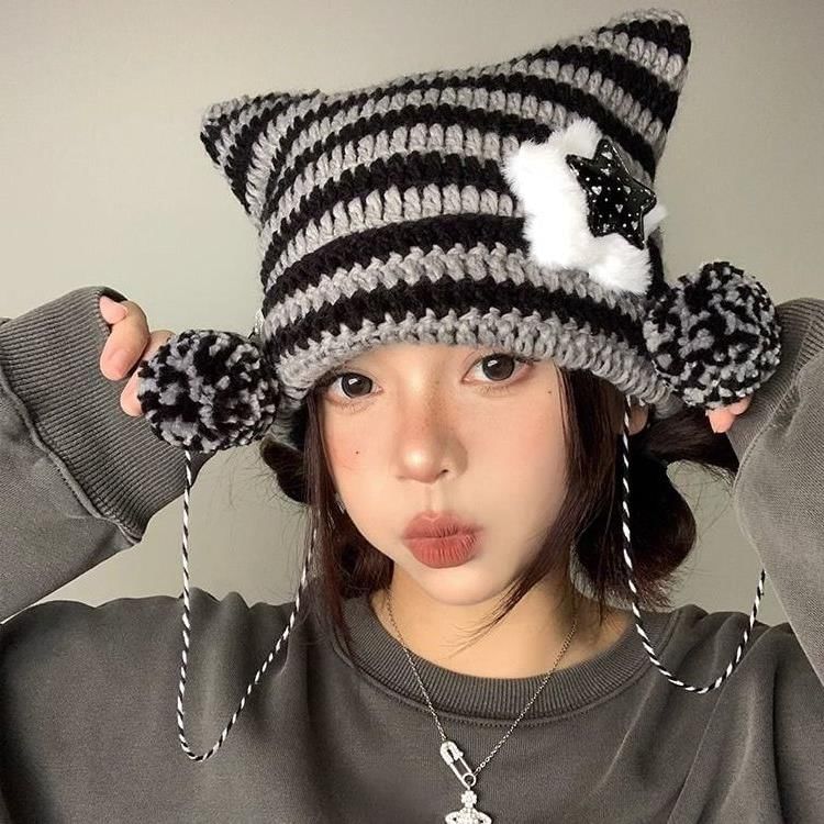 Hyeeun - Gestreepte muts met kattenoren