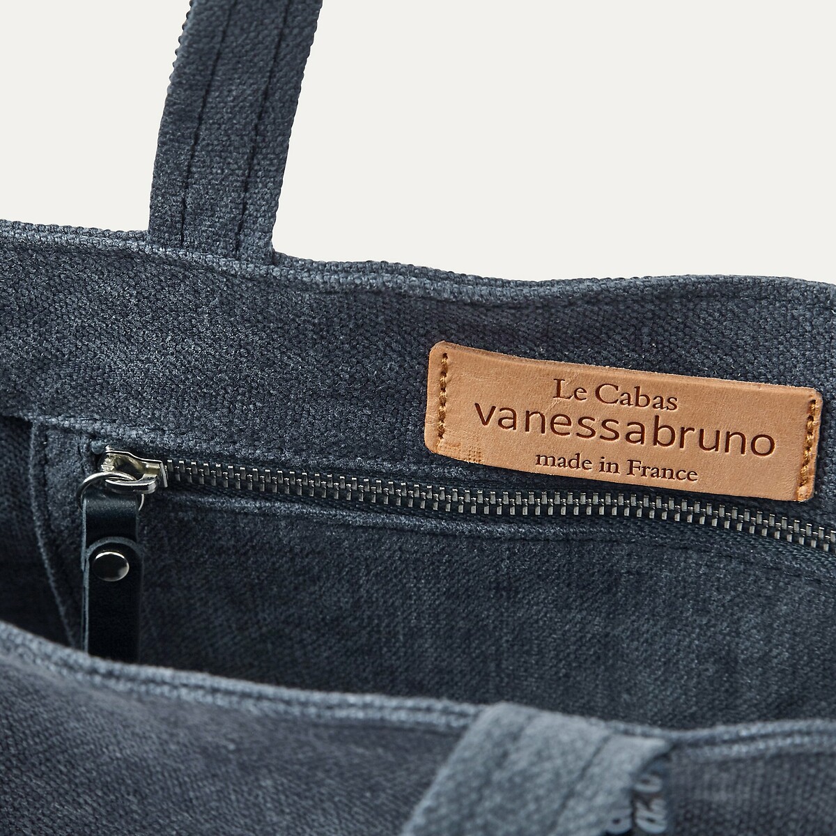 VANESSA BRUNO<br>Bolsa tamanho M em linho e zecchinos