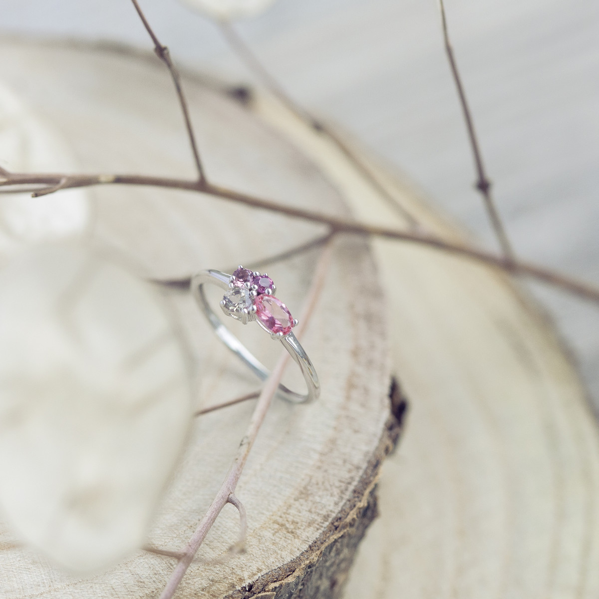 Bague or blanc 375 pierres fines