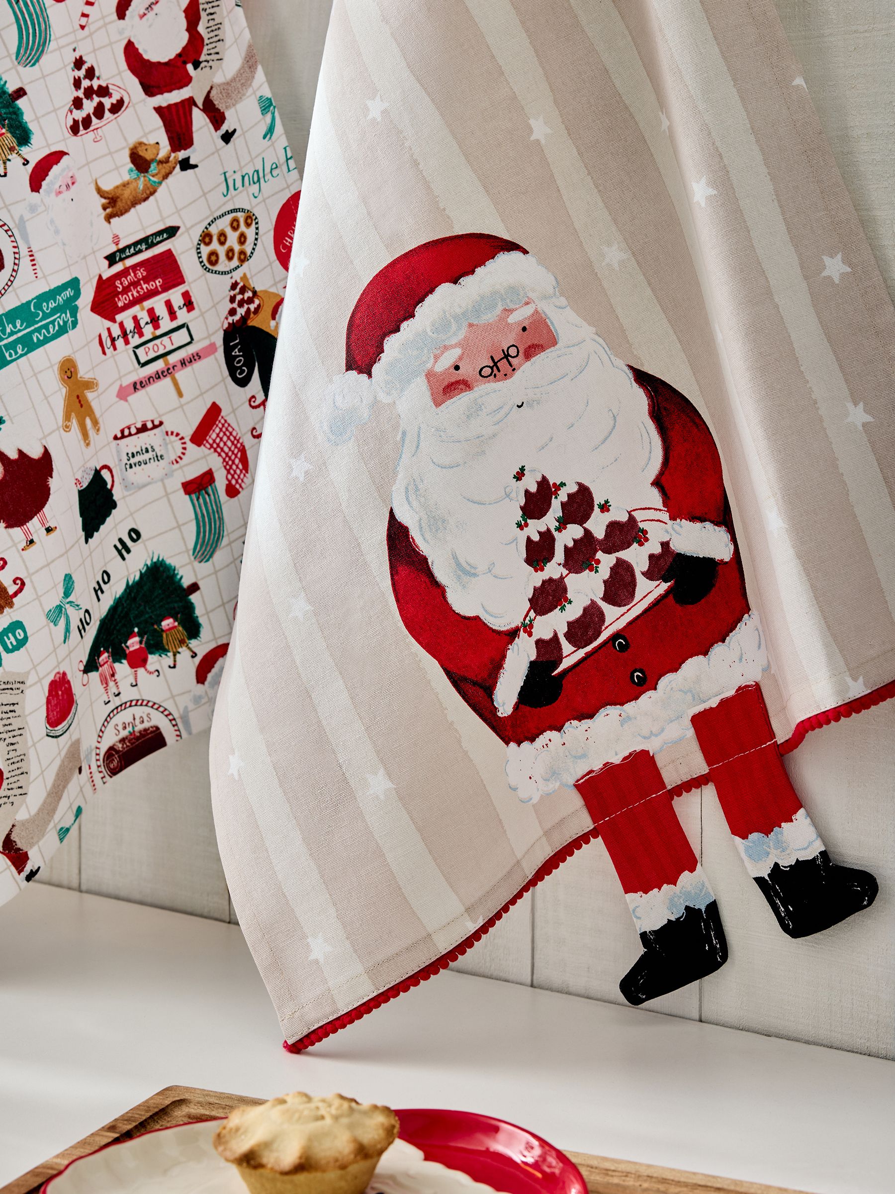 2 kersttheedoeken met kerstman