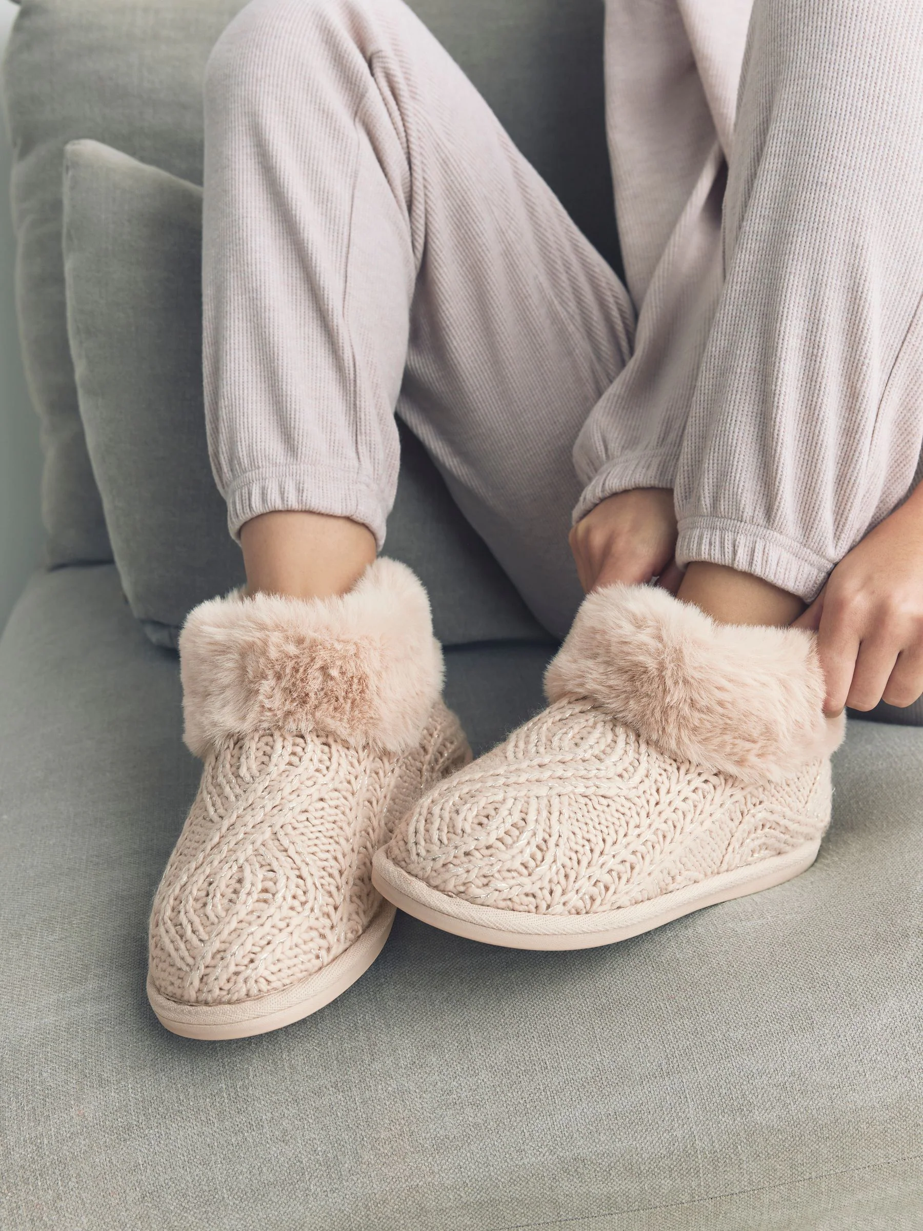 Neutraal - Faux Fur Cable Knit Boot Slippers