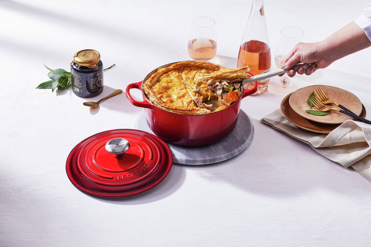 LE CREUSET Bräter Rund 26cm Kirschrot SIGNATURE