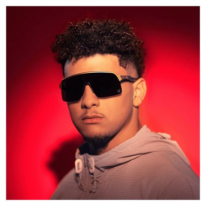 Lunettes Oakley Sutro Lite x Patrick Mahomes II Gold Prizm Black / Ref : OO9463-4739